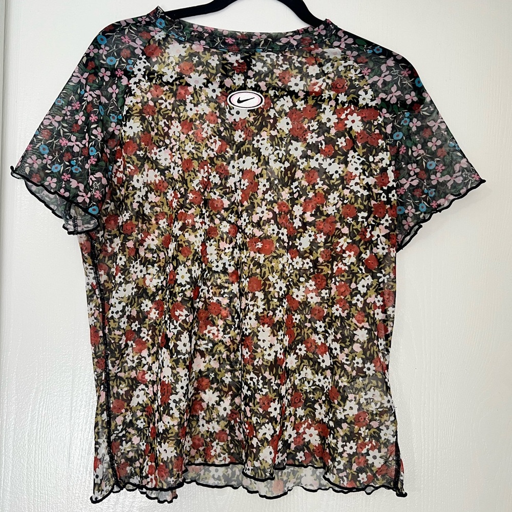 Women’s Nike Top